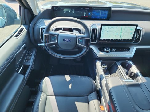 New 2025 Ford Expedition Platinum image 10