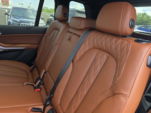 New 2026 BMW X7 M60i w/ Executive Package image 15