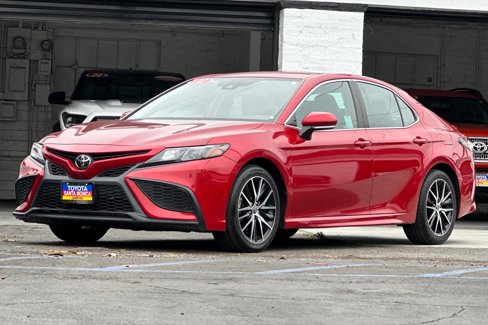 Used 2022 Toyota Camry SE image 8