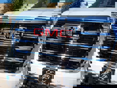 New 2026 GMC Yukon Elevation image 7