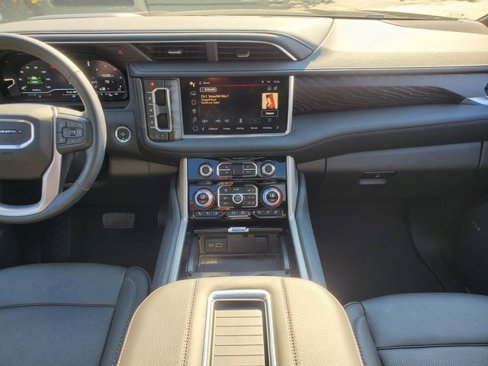 Certified 2023 GMC Yukon Denali w/ LPO, Floor Liner Package image 15