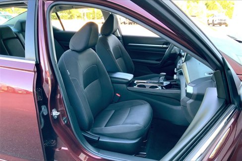 Used 2023 Nissan Altima 2.5 SV image 6