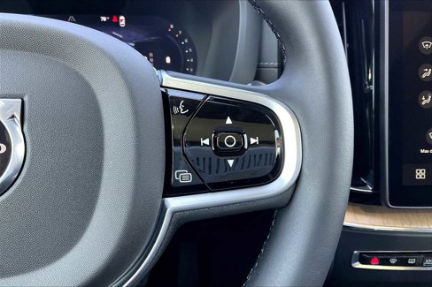 New 2026 Volvo XC60 B5 Ultra w/ Climate Package image 18