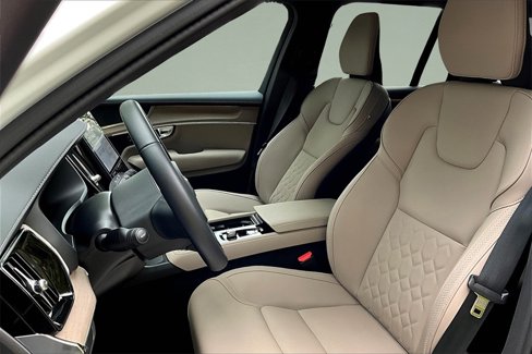 Certified 2025 Volvo XC90 B5 Core w/ Climate Package image 18