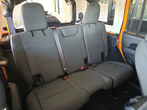 New 2025 Jeep Wrangler Unlimited Rubicon w/ Steel Bumper Group image 18