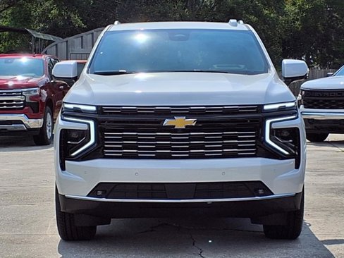 New 2025 Chevrolet Suburban High Country image 2