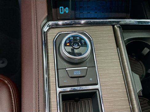 Used 2024 Ford Expedition Limited image 25