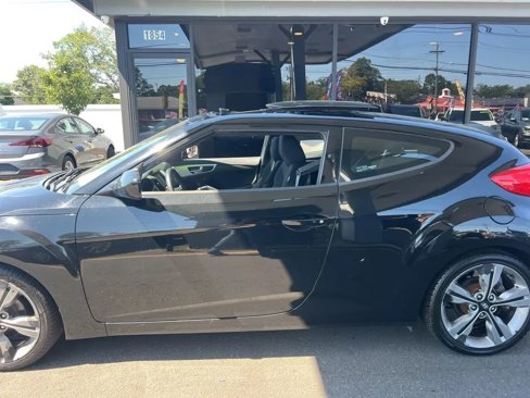 Used 2017 Hyundai Veloster Value Edition image 5
