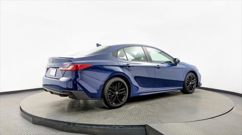 Used 2025 Toyota Camry SE image 8