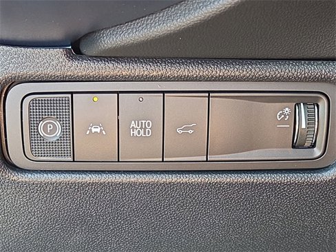 New 2026 Chevrolet Equinox EV LT image 17