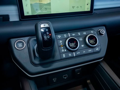 New 2024 Land Rover Defender 90 X-Dynamic SE image 26