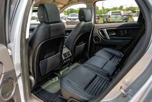 Used 2020 Land Rover Discovery Sport SE image 39