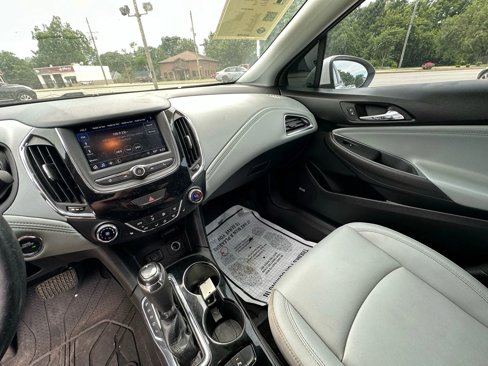 Used 2019 Chevrolet Cruze Premier w/ Sun And Sound Package image 21