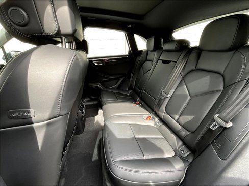 New 2026 Porsche Macan image 20