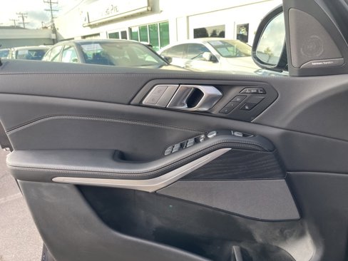Used 2022 BMW X7 xDrive40i w/ M Sport Package image 20