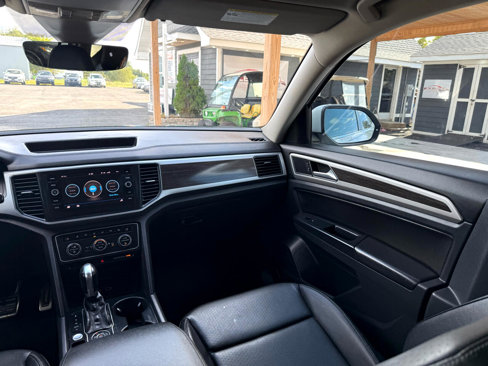 Used 2018 Volkswagen Atlas SE w/ R-Line Package image 23