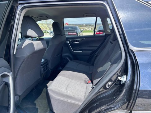 Used 2022 Toyota RAV4 XLE image 7