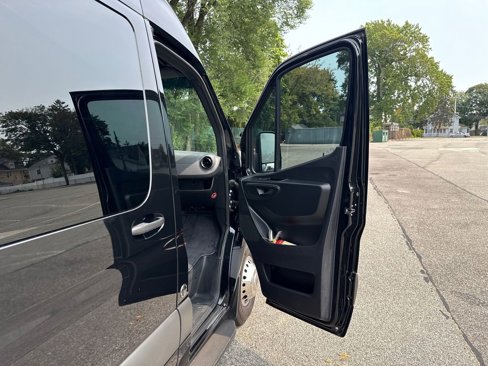 Used 2023 Mercedes-Benz Sprinter 3500 image 17