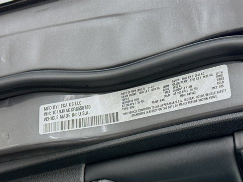 Used 2024 Jeep Grand Cherokee L Laredo image 12