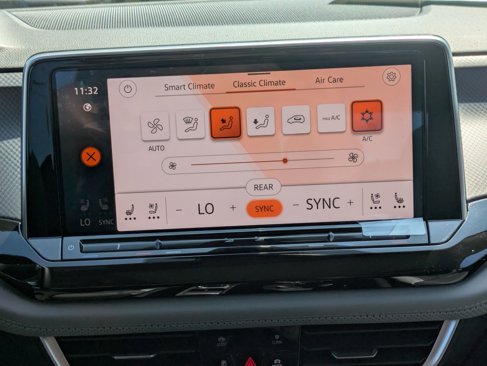 New 2025 Volkswagen Atlas Peak Edition SE image 20