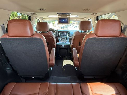 Used 2017 Cadillac Escalade Premium Luxury w/ LPO, Radiant Package image 19