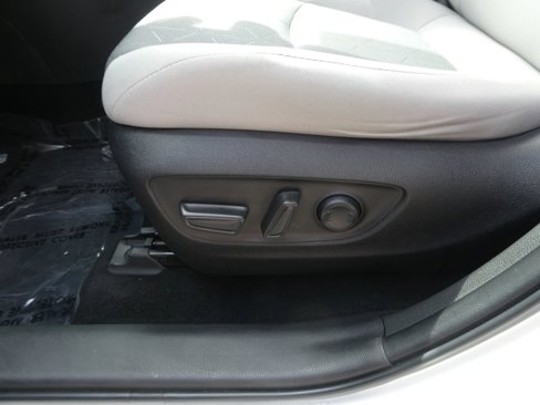 Used 2023 Toyota RAV4 XLE image 17