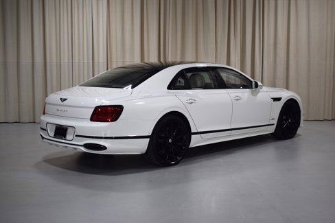 New 2025 Bentley Flying Spur Plug-In Hybrid image 3