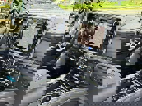New 2025 Ford F250 Platinum image 6