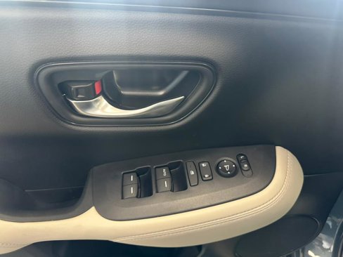 Used 2024 Honda HR-V LX image 19