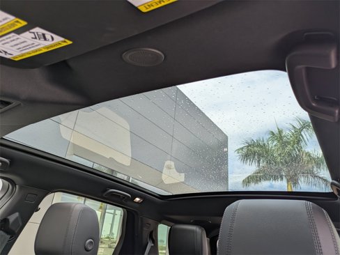 Certified 2024 Land Rover Discovery Sport Dynamic SE image 23