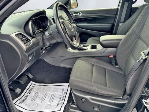 Used 2021 Jeep Grand Cherokee Laredo image 13