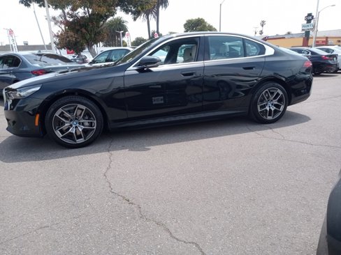 Used 2024 BMW i5 eDrive40i w/ Premium Package image 7