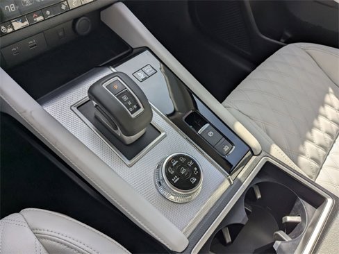 New 2025 Mitsubishi Outlander SEL image 21