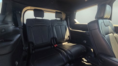 Used 2024 Jeep Grand Cherokee L Limited w/ Black Appearance Package image 15