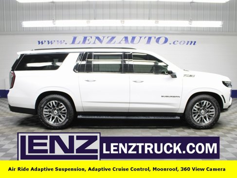 Used 2025 Chevrolet Suburban Z71 image 1