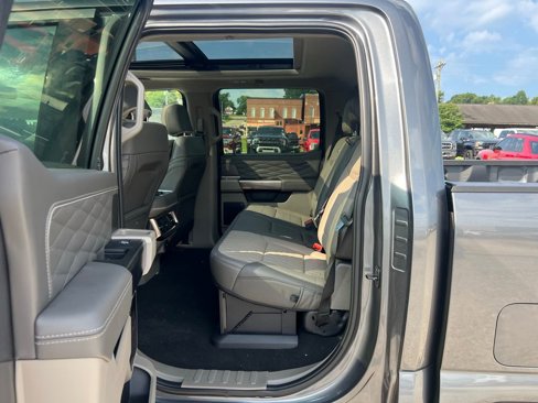 New 2025 Ford F250 Platinum w/ Platinum Plus Package image 17