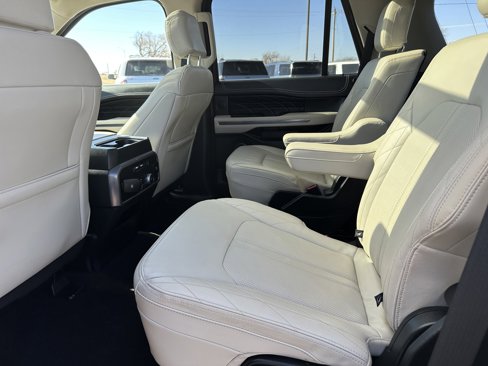 Used 2021 Ford Expedition Platinum image 8
