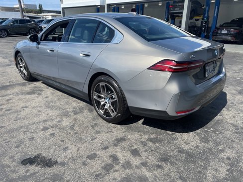 Used 2024 BMW i5 eDrive40i w/ Premium Package image 5