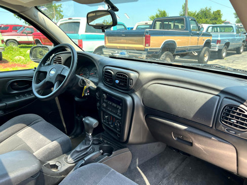 Used 2008 Chevrolet TrailBlazer LT w/ Sun And Sound Package image 16