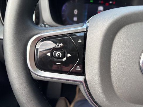 Certified 2025 Volvo XC60 B5 Plus image 11