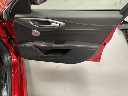 New 2025 Alfa Romeo Giulia AWD w/ Driving Assist Package image 8
