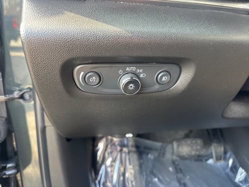 Used 2021 Chevrolet Traverse RS image 31