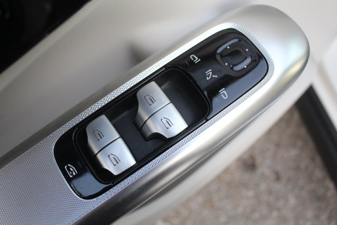 New 2026 Mercedes-Benz EQE 320 4MATIC SUV image 15