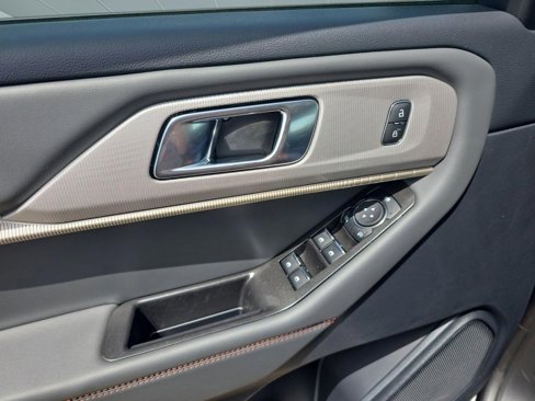New 2025 Ford Explorer Active w/ Active Comfort Package image 19