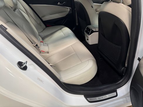 Used 2025 Genesis G70 2.5T image 67