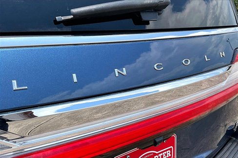 Used 2019 Lincoln Navigator Reserve image 28