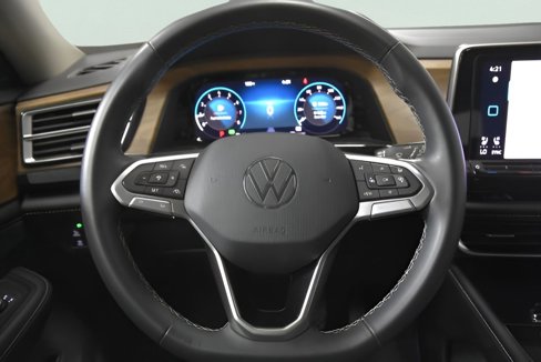 Used 2024 Volkswagen Atlas SE image 18