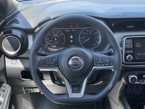 Used 2018 Nissan Kicks SV image 39