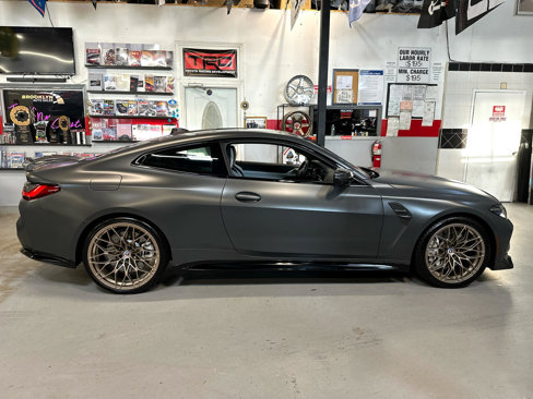 Used 2022 BMW M4 Competition w/ M Carbon Exterior Package image 4