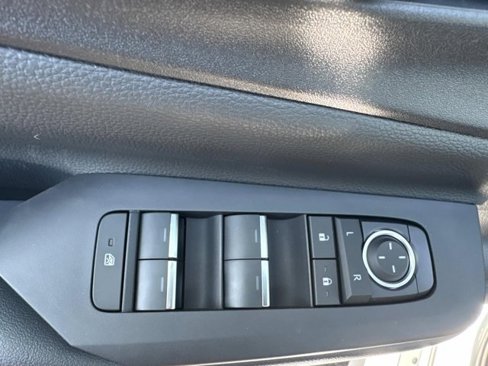New 2026 Toyota Prius Plug-In Hybrid image 8